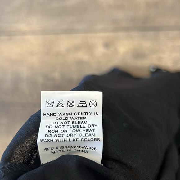 NWT Bloomchic Star Print Lantern Sleeve Asym Ruffles Hem Wrap Blouse Size 22-24 - Picture 9 of 9